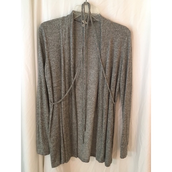 Grey knit wrap sweater from Urban Outfitters - Picture 1 of 3